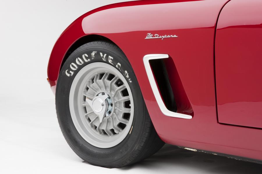 Колеса Iso Rivolta Daytona 1965 года  (фото 12 из 32)